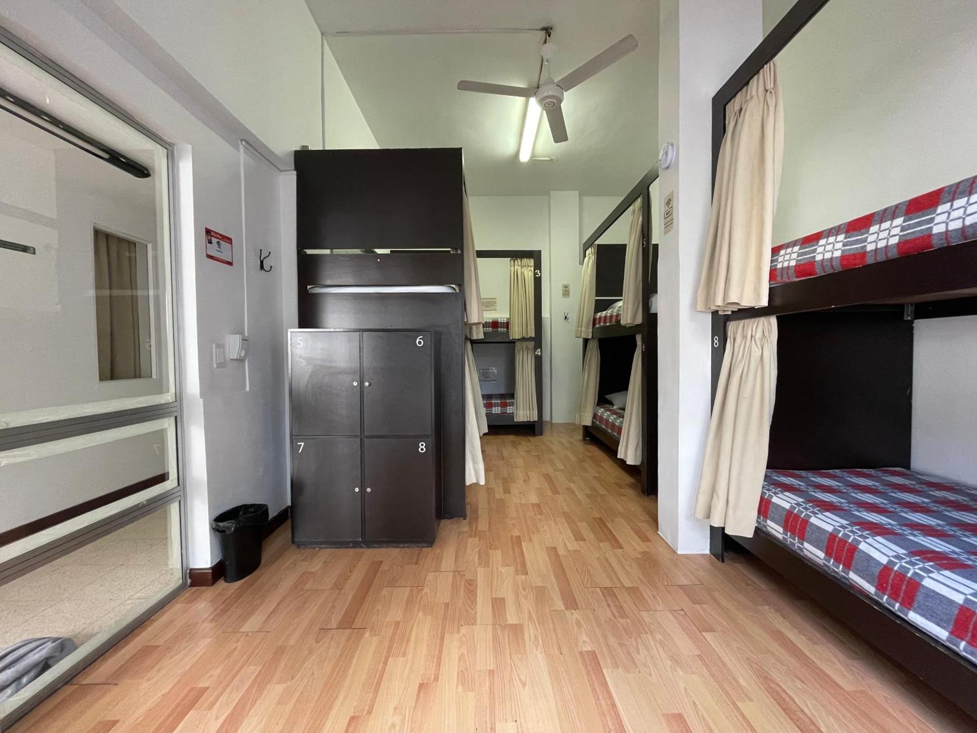 Hostal Lleras Calle 8 เมเดยิน ภายนอก รูปภาพ