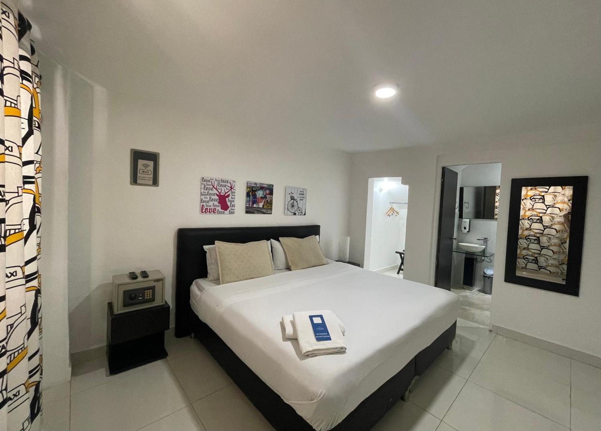 Hostal Lleras Calle 8 เมเดยิน ภายนอก รูปภาพ