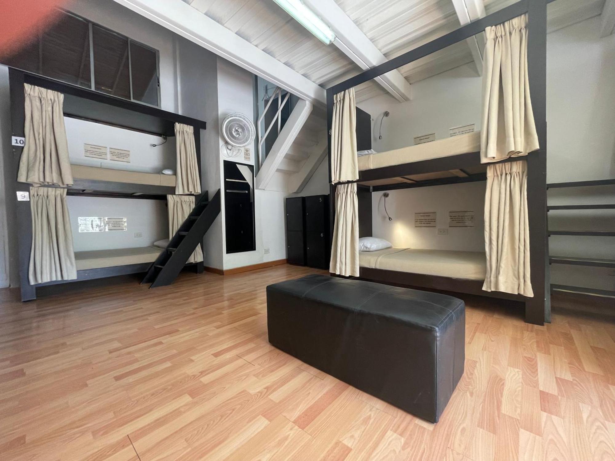 Hostal Lleras Calle 8 เมเดยิน ภายนอก รูปภาพ