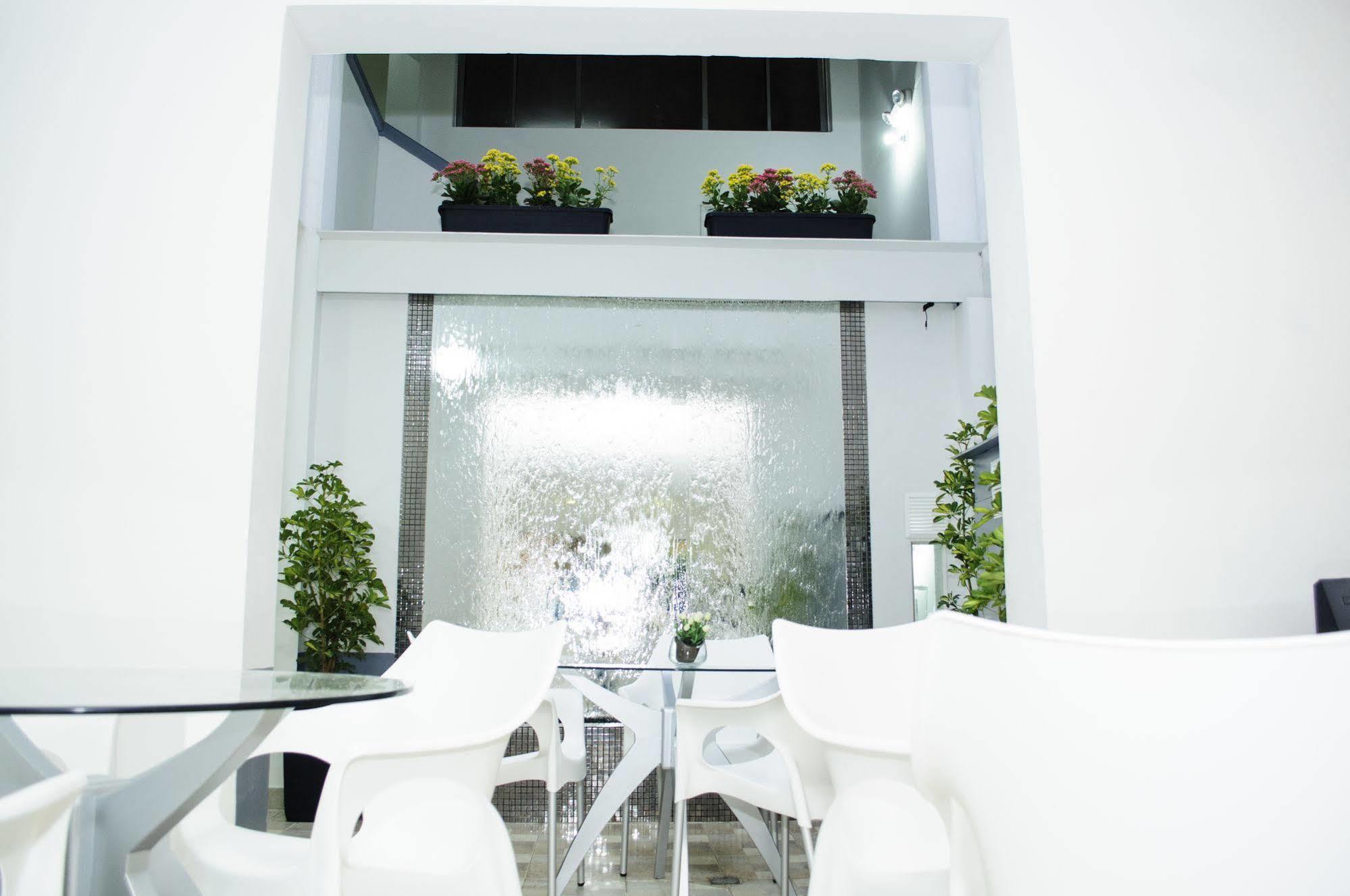 Hostal Lleras Calle 8 เมเดยิน ภายนอก รูปภาพ