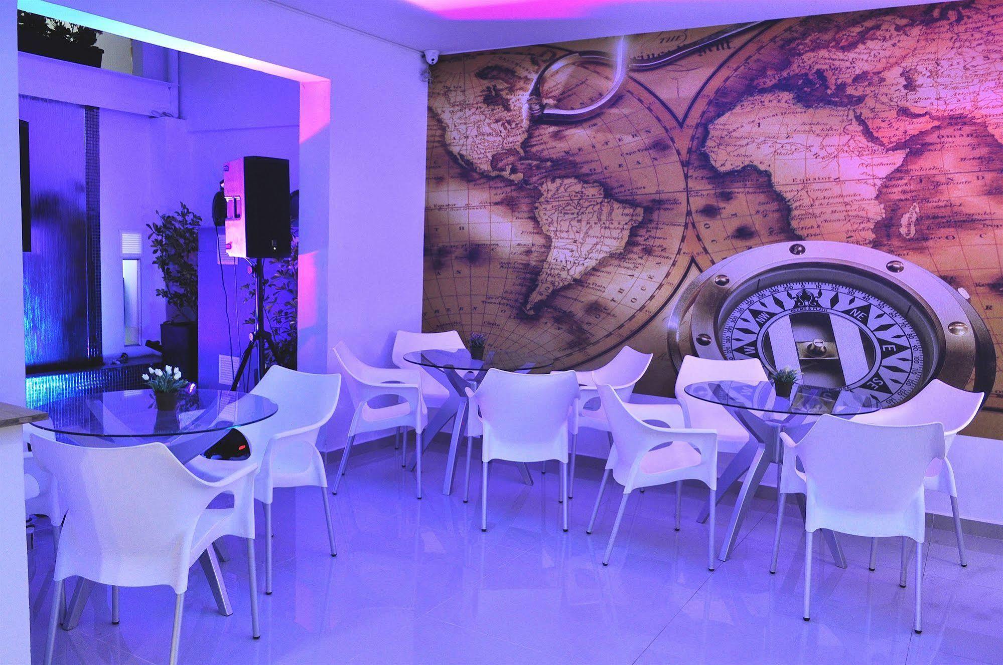Hostal Lleras Calle 8 เมเดยิน ภายนอก รูปภาพ